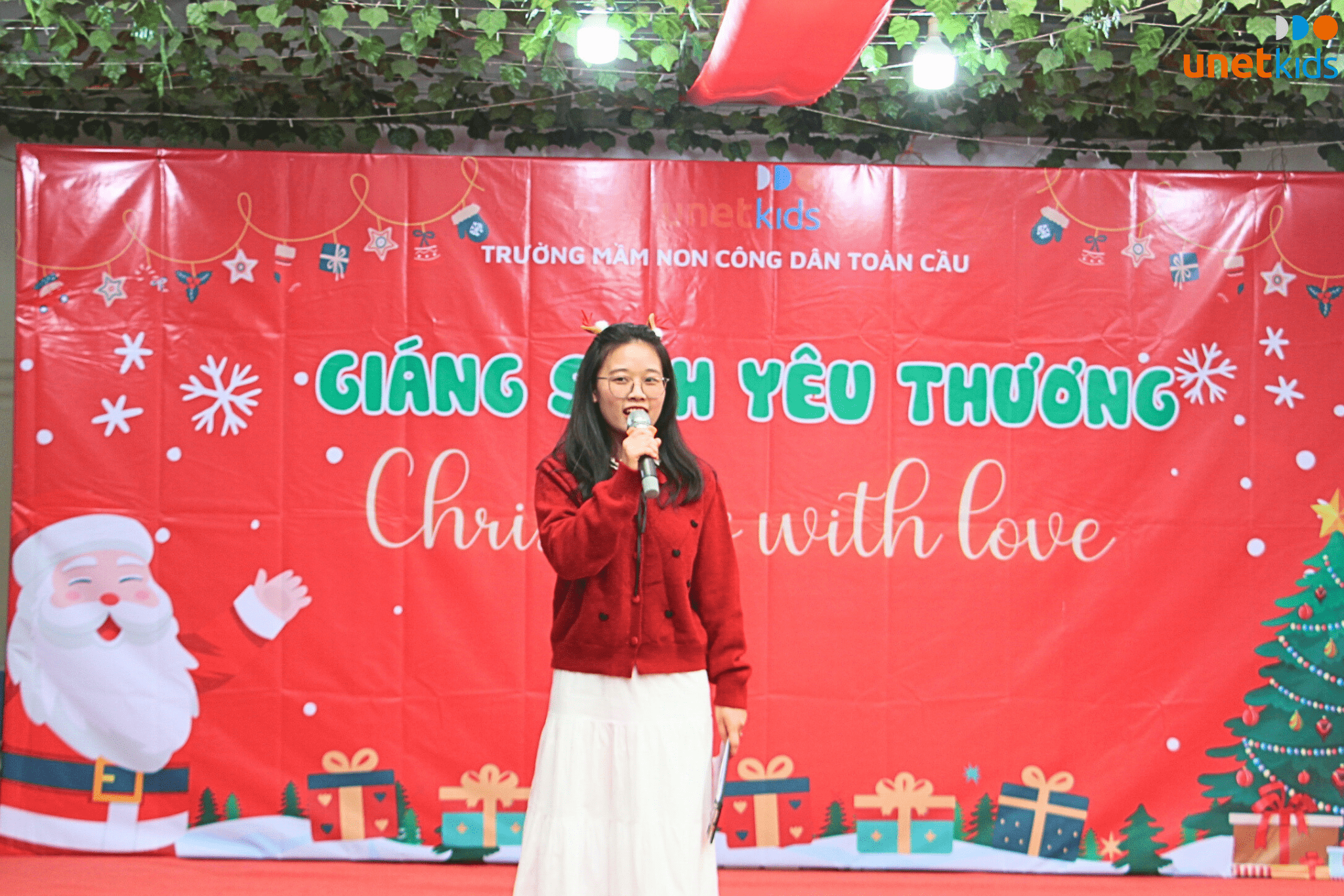 UNETKIDS LAN TỎA KHÔNG KHÍ LỄ HỘI ẤM ÁP QUA CHƯƠNG TRÌNH VĂN NGHỆ: “GIÁNG SINH YÊU THƯƠNG – CHRISTMAS WITH LOVE”